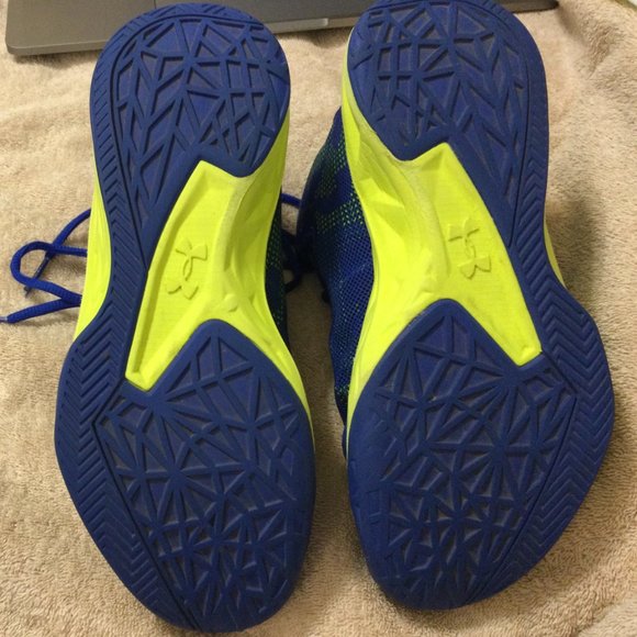 Under Armour Sneakers UA Lightning 4 Basketball Shoes Big Boys Size 5 - Picture 4 of 4